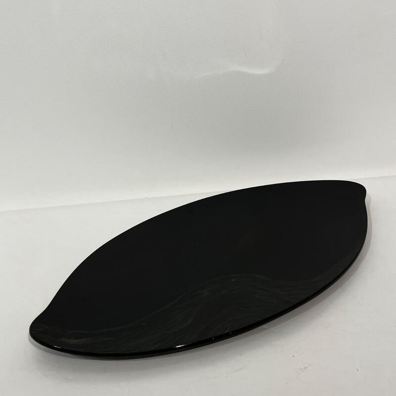 PLAT EN LAQUE JAPONAIS EN FORME DE FEUILLE