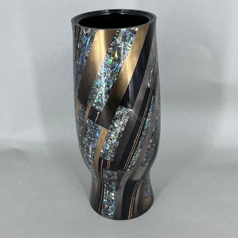 VASE JAPONAIS EN LAQUE DE HATTORI SHUNSHO 